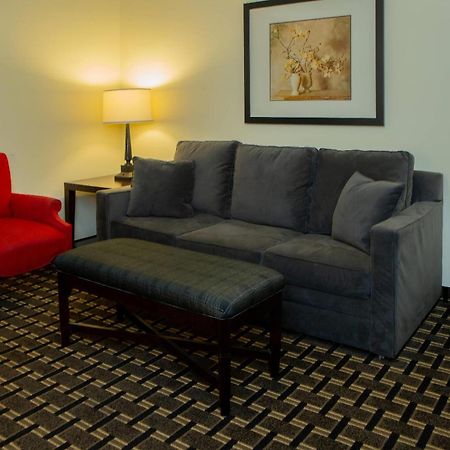 אופלוסס Evangeline Downs Hotel, Ascend Hotel Collection מראה חיצוני תמונה