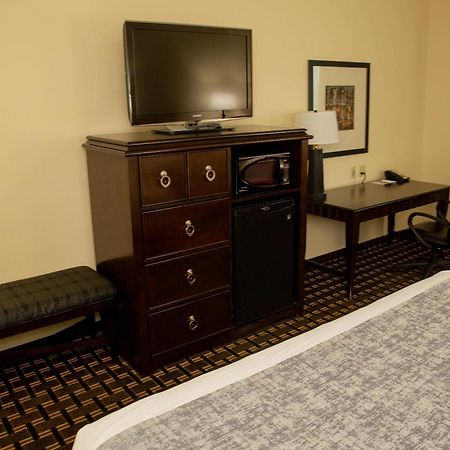 אופלוסס Evangeline Downs Hotel, Ascend Hotel Collection מראה חיצוני תמונה