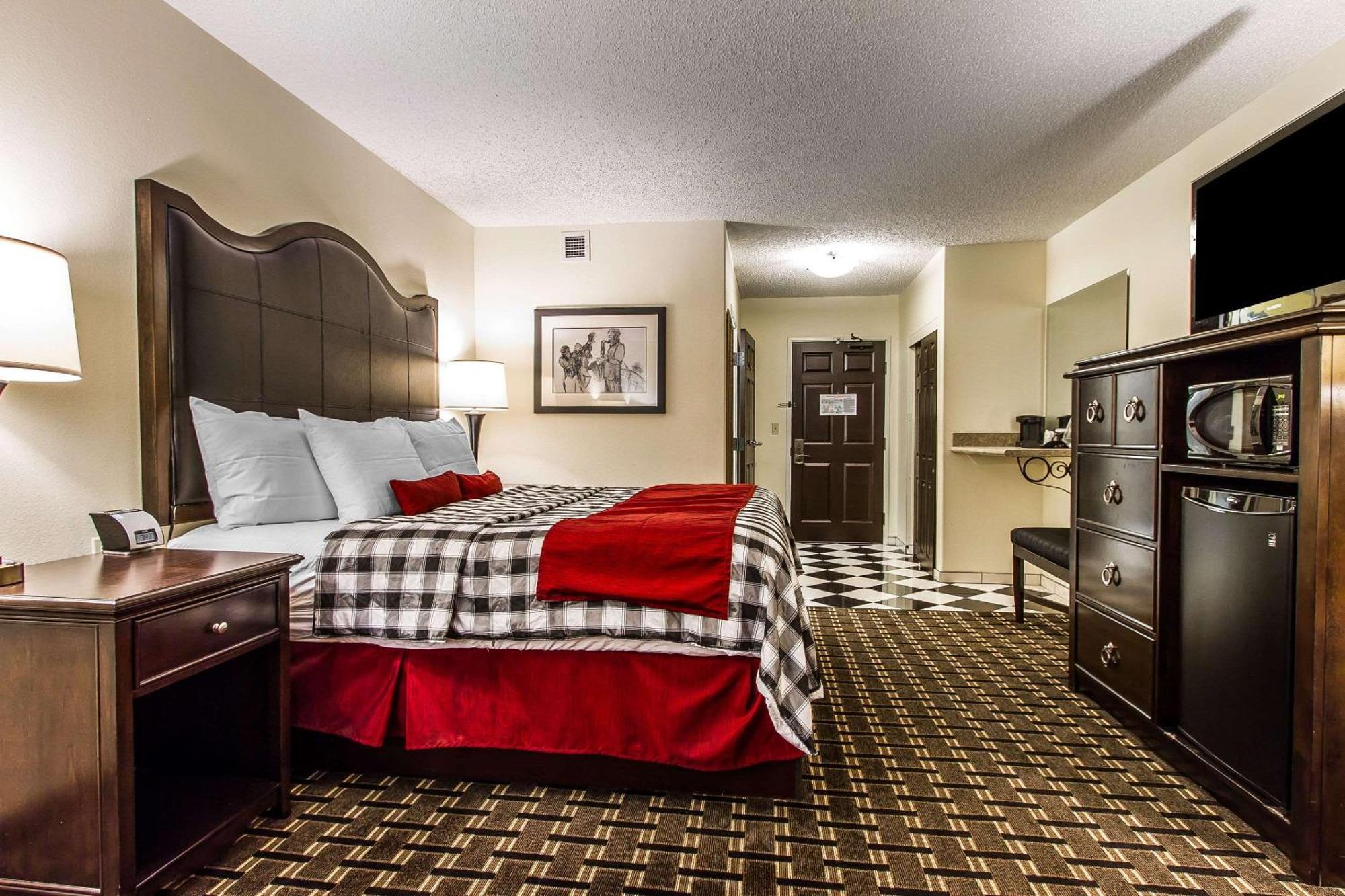 אופלוסס Evangeline Downs Hotel, Ascend Hotel Collection מראה חיצוני תמונה