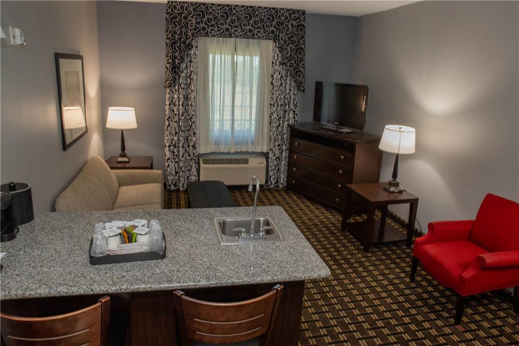 אופלוסס Evangeline Downs Hotel, Ascend Hotel Collection חדר תמונה
